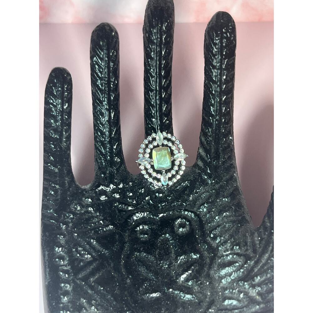 Hespera adjustable ring
